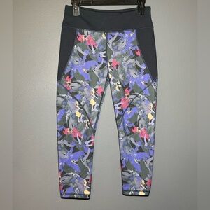 Patagonia Centered Crop Leggings Smolder‎ Blue Abstract Jungle Women’s Sz Medium